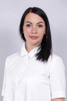 Воспитатель первой категории Знатнихина Ирина Александровна Воспитатель первой категории Знатнихина Ирина Александровна